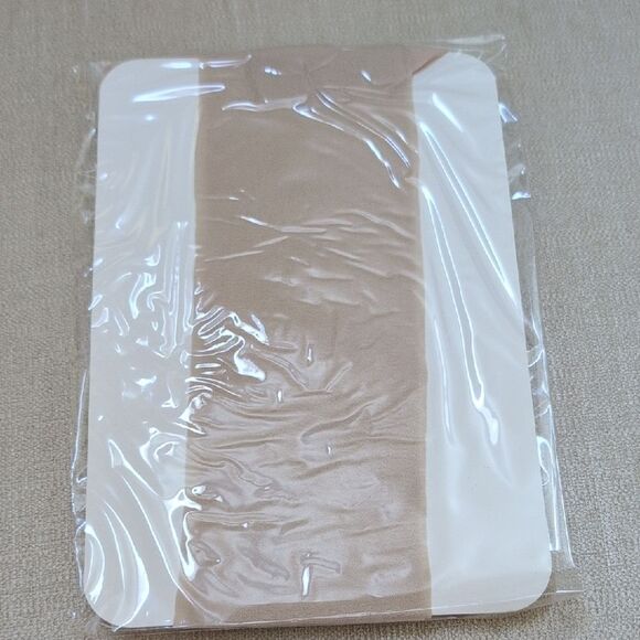 Talbots Silky Sheer Control Top Sandalfoot Pantyhose in Seashell Size C Vintage - Picture 8 of 9